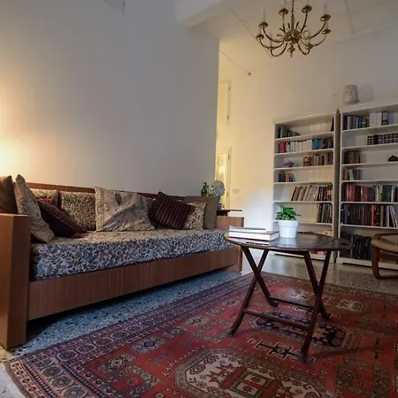 Cozy With Private Garden - City Center - Florence