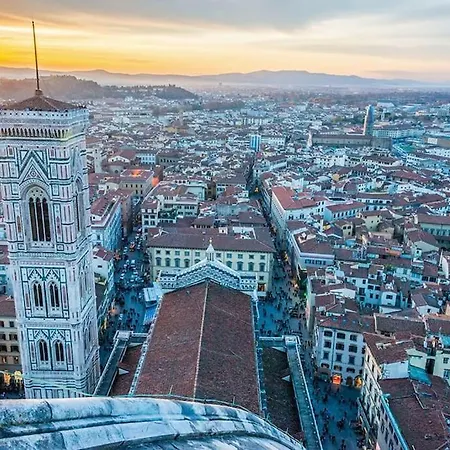 Apartment Cozy With Private Garden - City Center - Florence