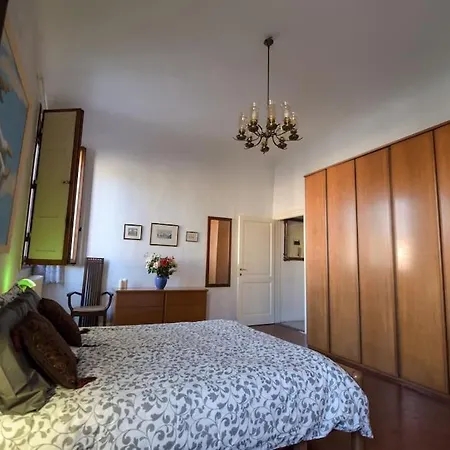 Cozy With Private Garden - City Center -